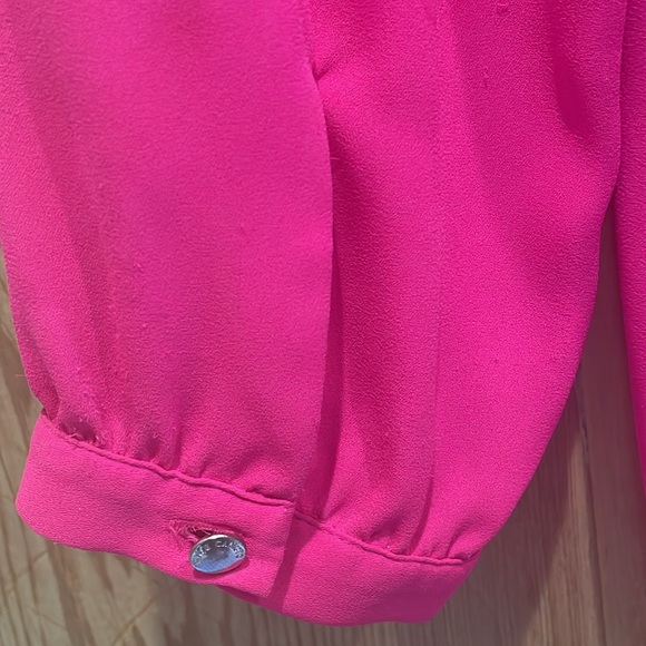 Vince Camuto Hot Pink Blouse - Size Medium - Picture 9 of 11